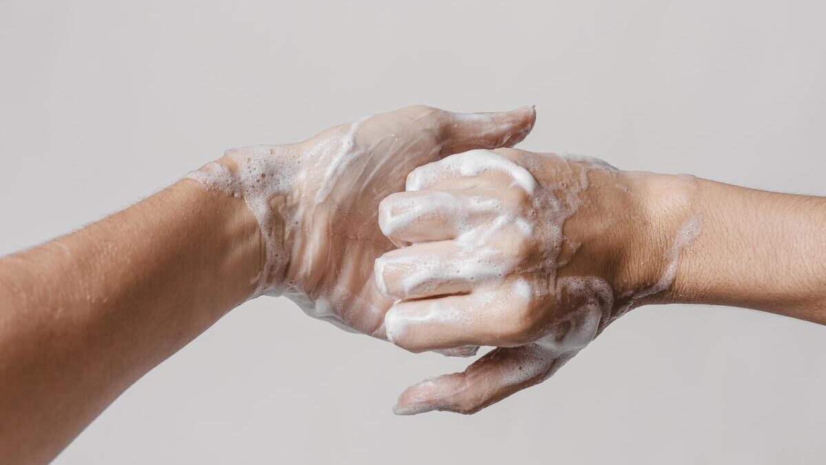 Porque deves lavar as mãos?